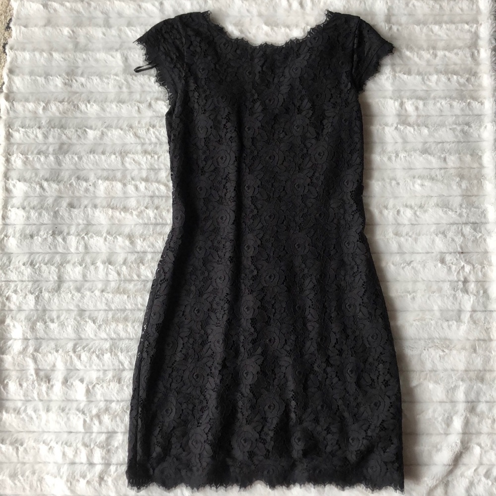 DVF black Lace Dress Size 2-like new